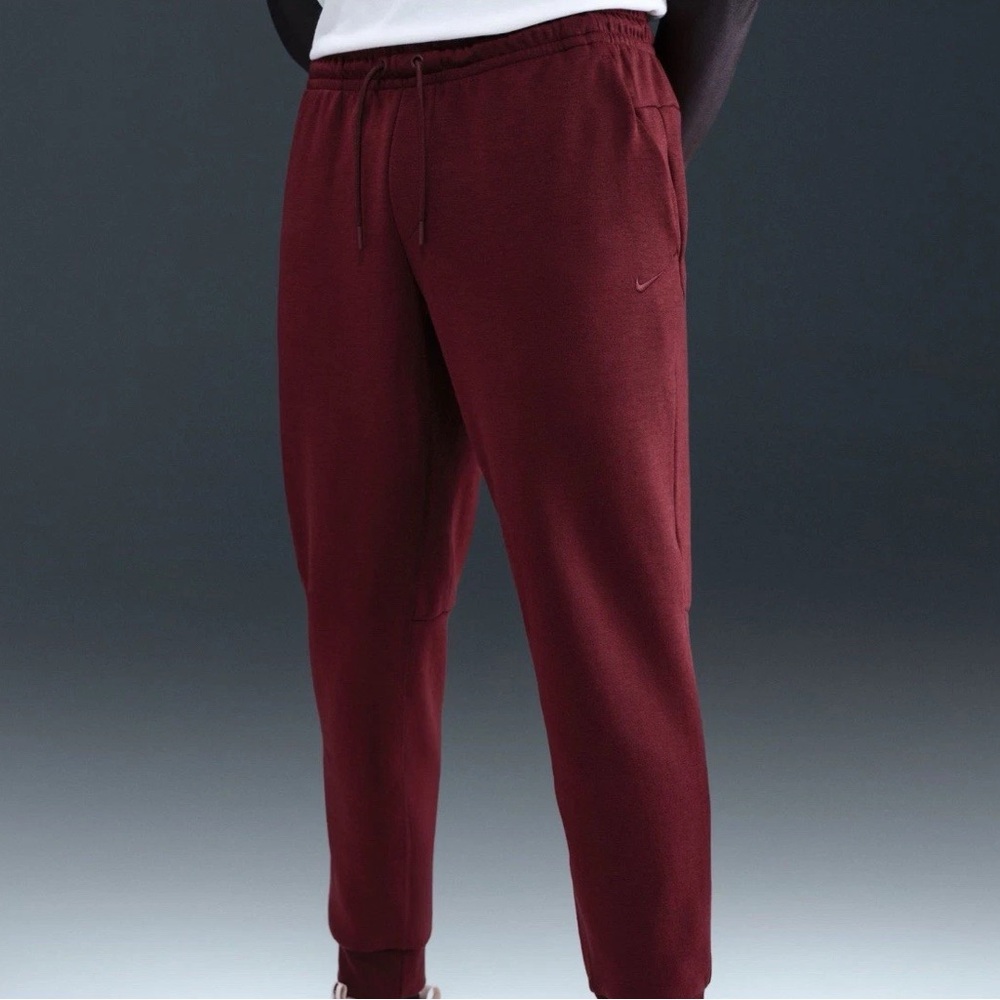 Nike Primary Fleece Dri-FIT Men's UV Performance Jogger burgundy Pants